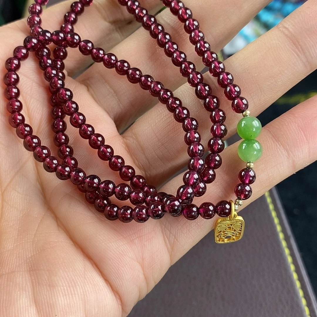 颈饰石榴石未镶嵌