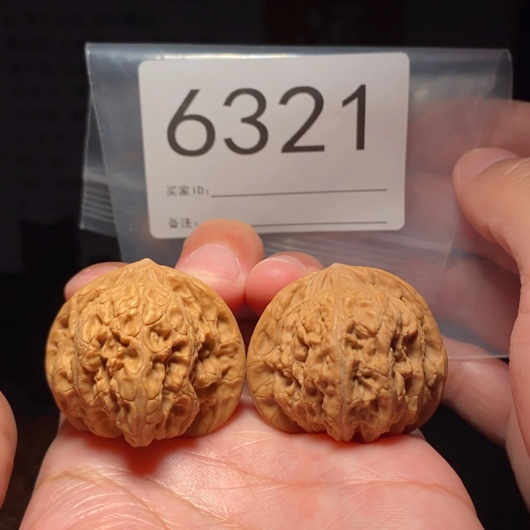 文玩核桃把件6*6文玩核桃把件