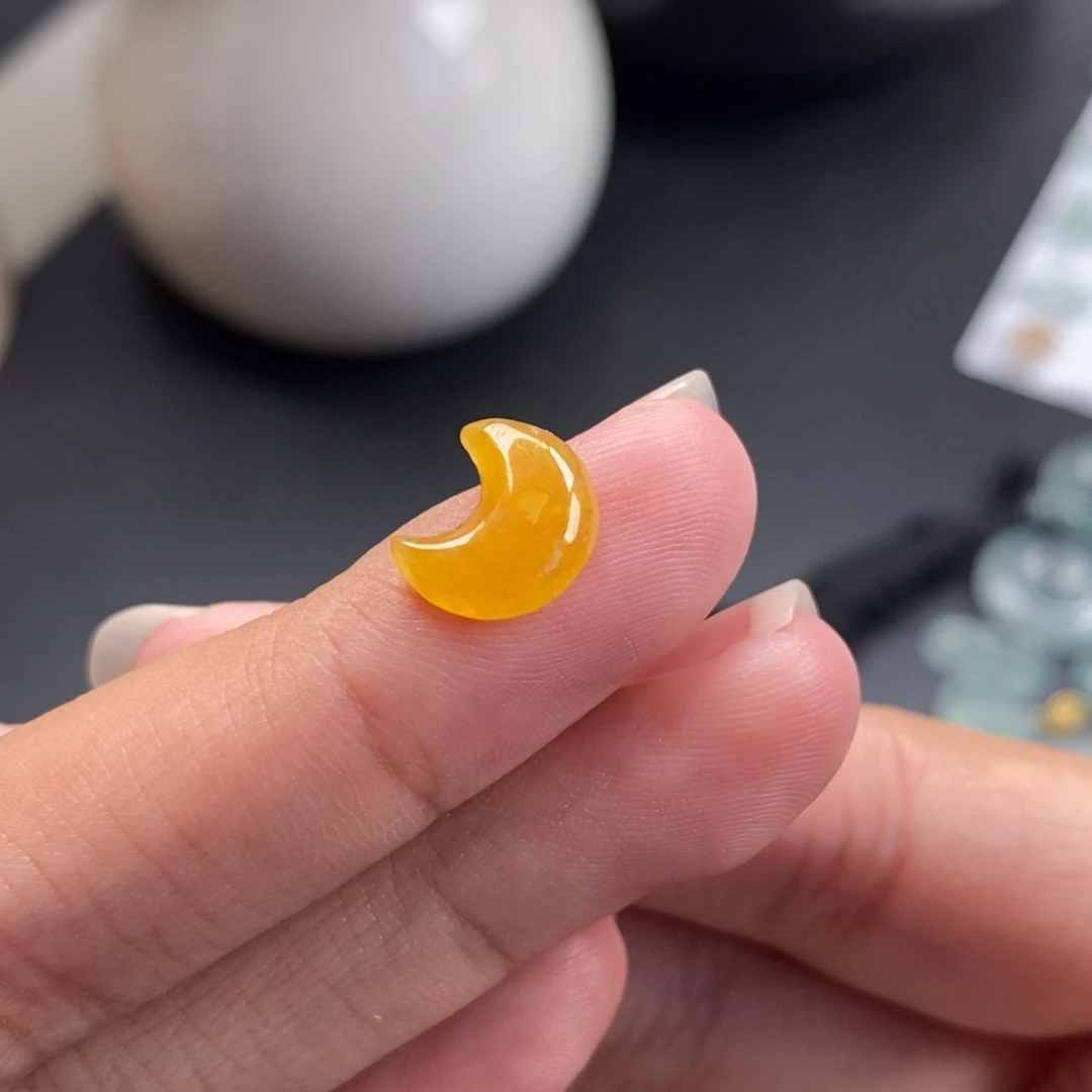 翡翠裸石冰黄月亮