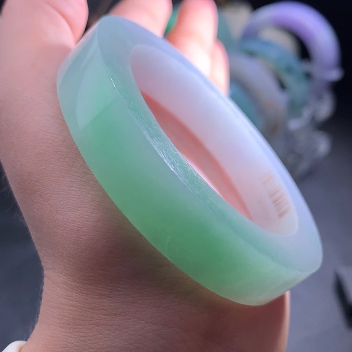 未镶嵌翡翠定制翡翠白底青