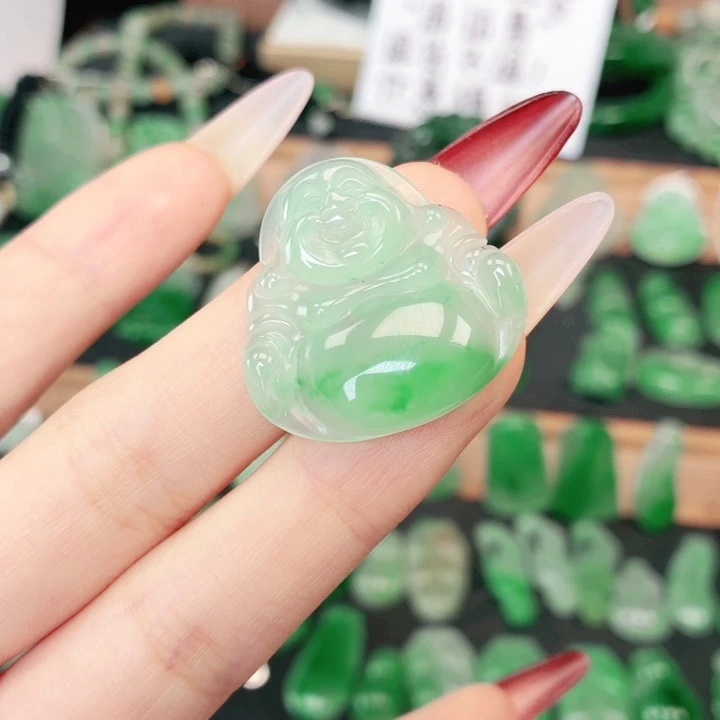 石英质玉（非洲翠）未镶嵌颈饰