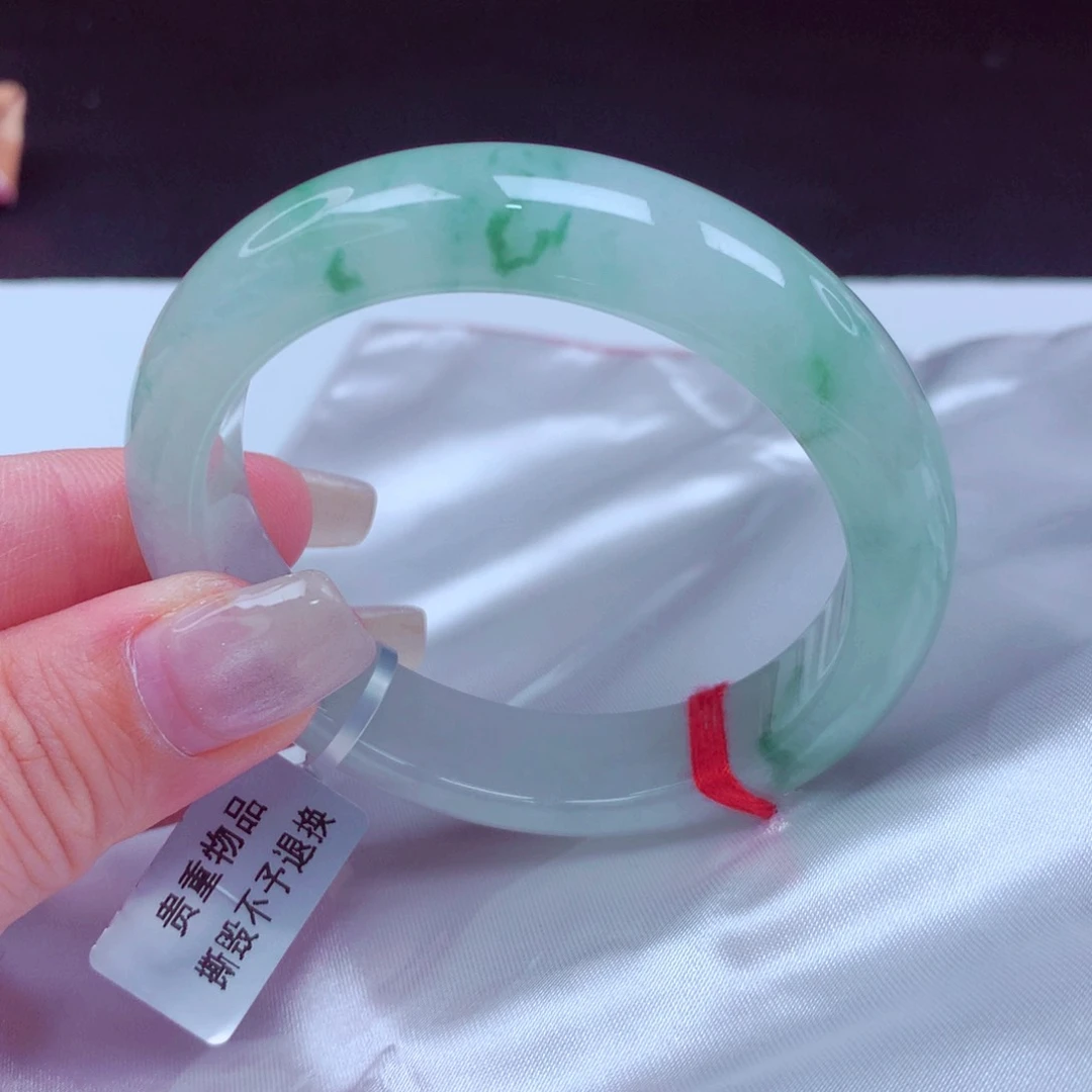 翡翠手镯未镶嵌手镯88