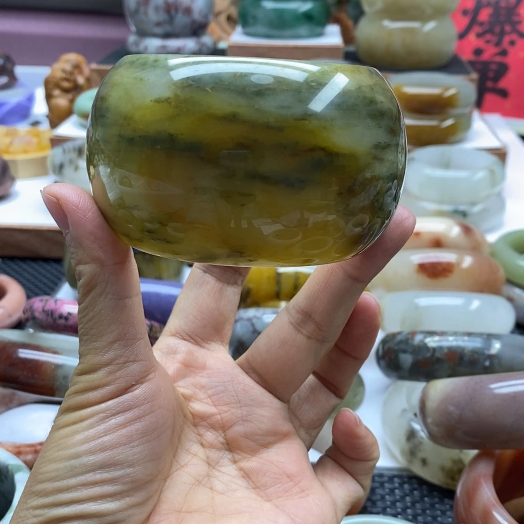 没***事石英岩玉手镯未镶嵌