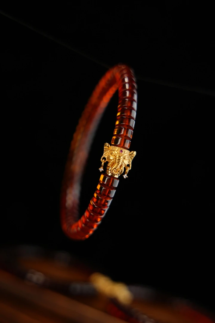 探珠｜“琥珀流光 · 红” 严选精品设计款血珀直切手串 多样性发一