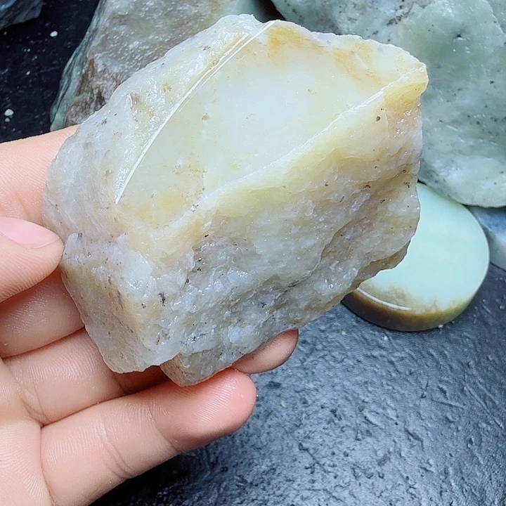 未镶嵌和田玉（糖玉）珠宝奇石