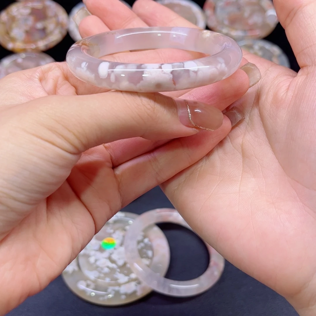 手镯玛瑙/玉髓未镶嵌52