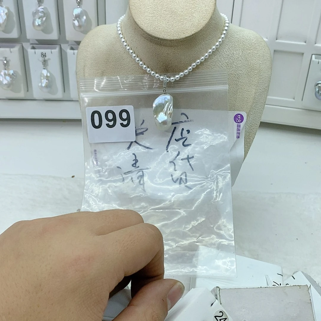 淡水珍珠颈饰合金