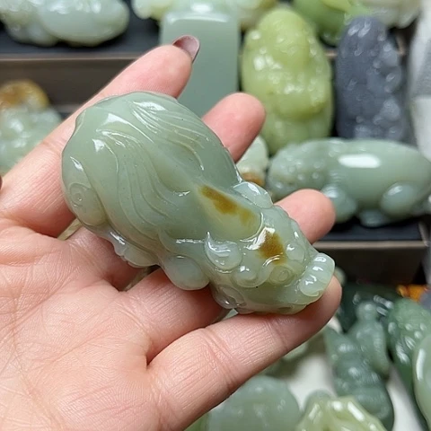 颈饰未镶嵌和田玉钧*