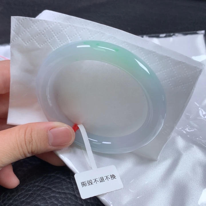 翡翠未镶嵌手镯（圆镯）