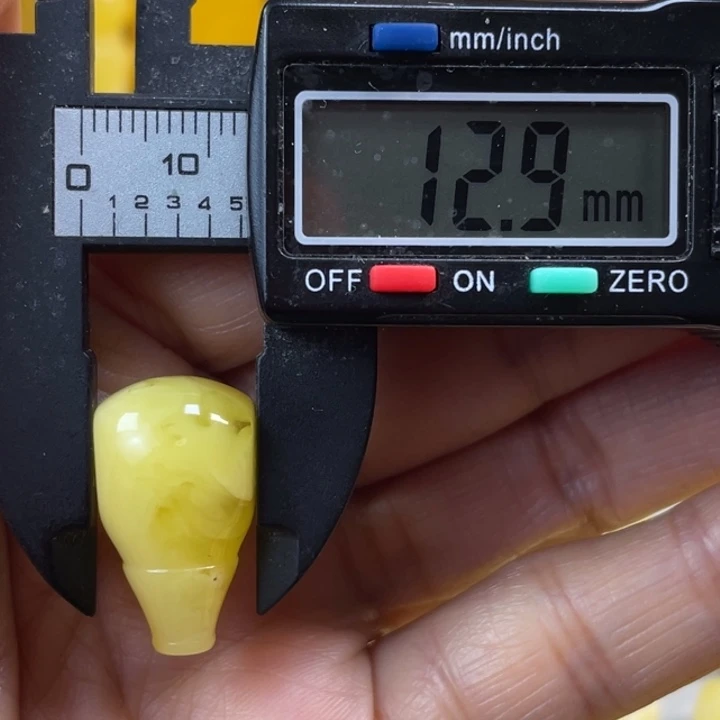 蜜蜡未镶嵌裸石34杂