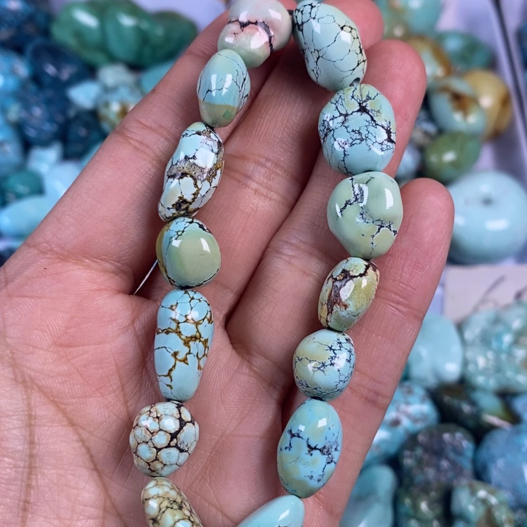 绿松石未镶嵌颈饰