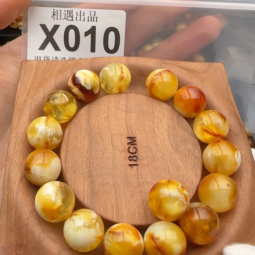 琥珀裸石未镶嵌m****哈