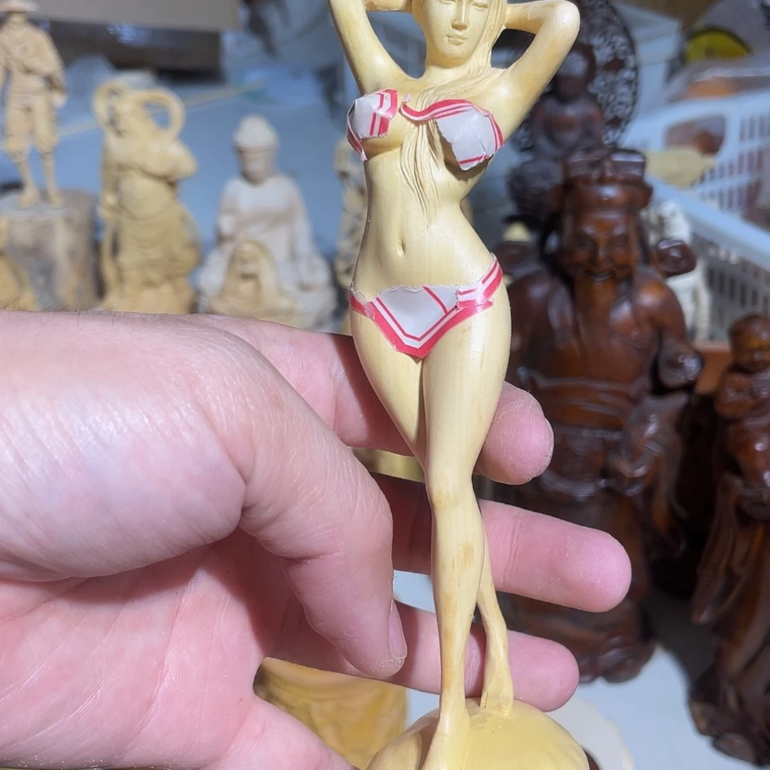 黄杨木黄杨木站裸女