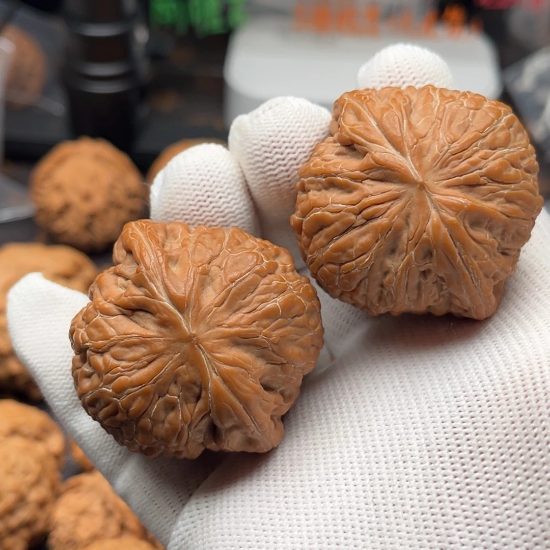 文玩核桃吊坠铁锤