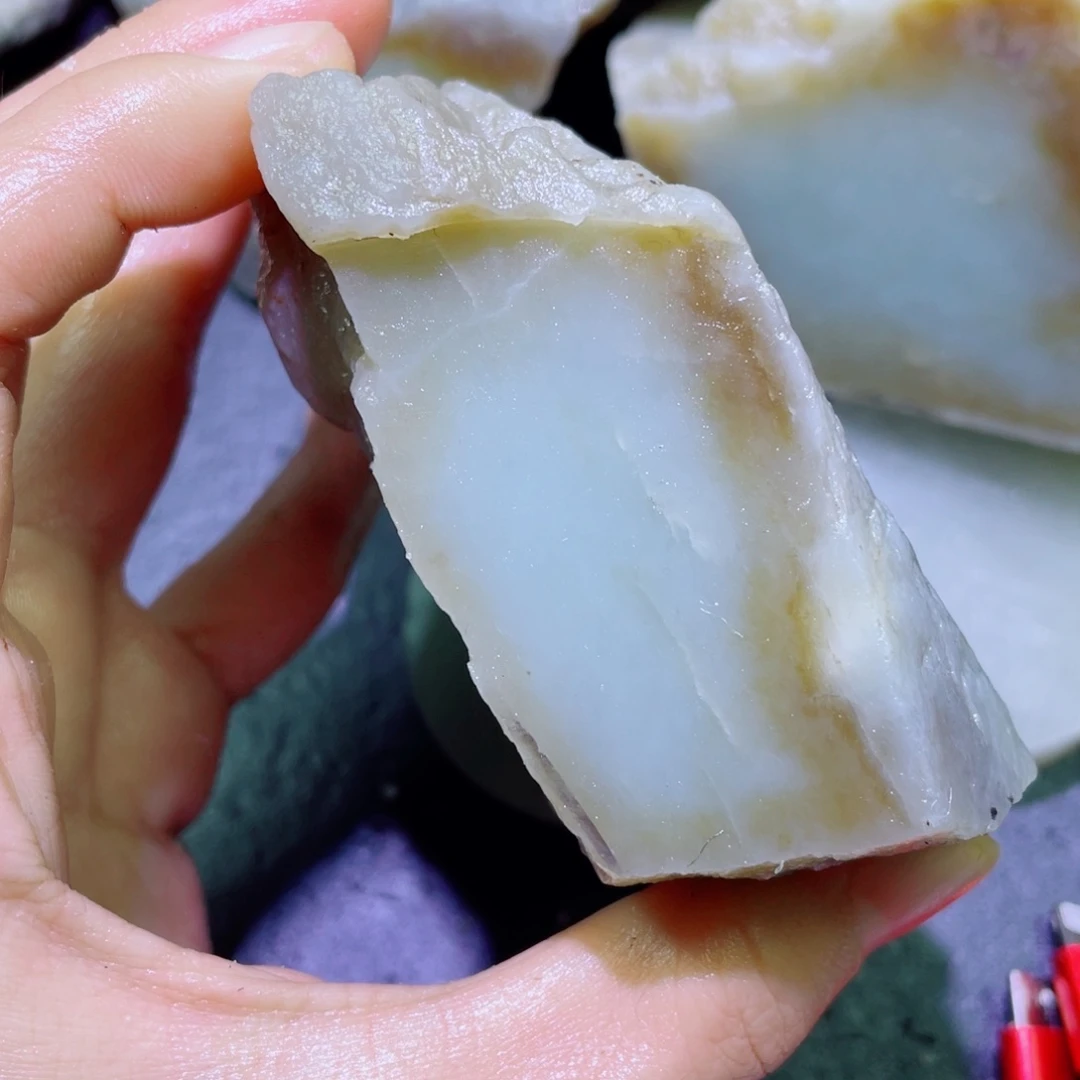 和田玉未镶嵌珠宝半成品