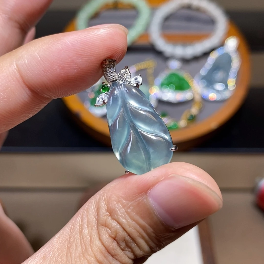 颈饰银S925镶嵌翡翠叶子