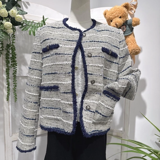 麦寻冬春季宽松版小香风外套(不加棉的）