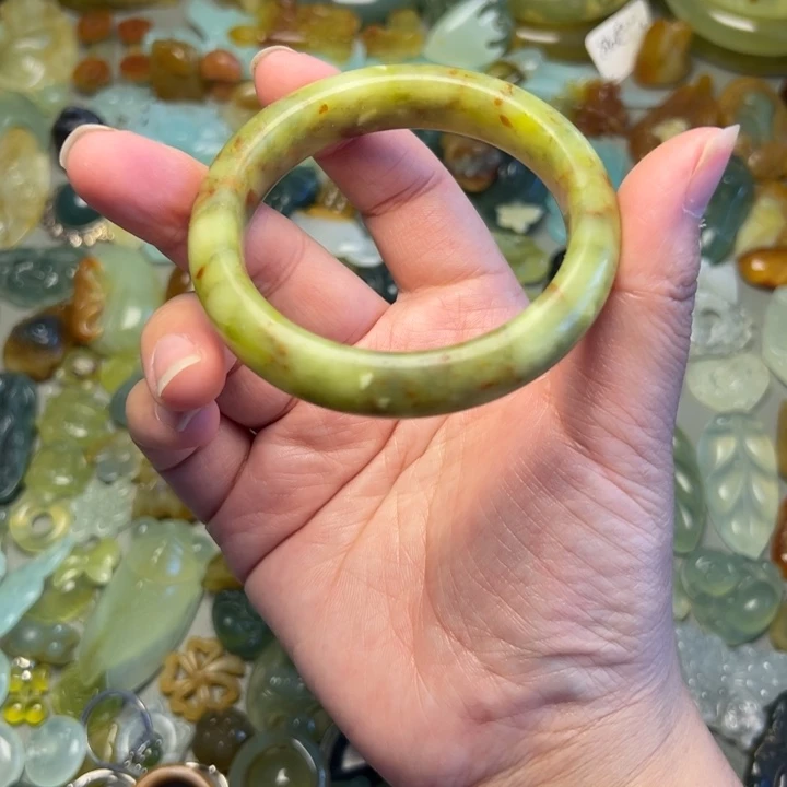 蛇纹石玉未镶嵌微瑕