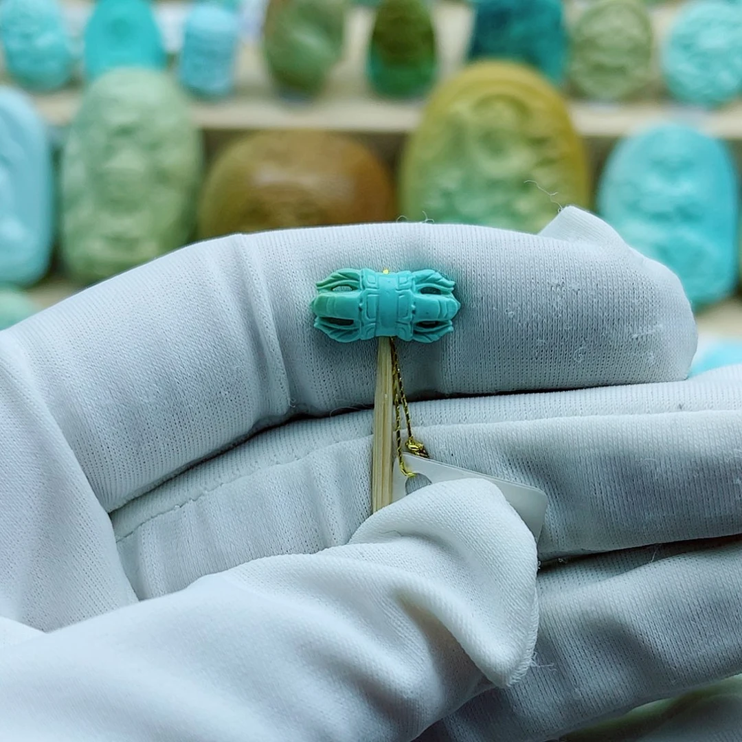 绿松石未镶嵌珠宝奇石