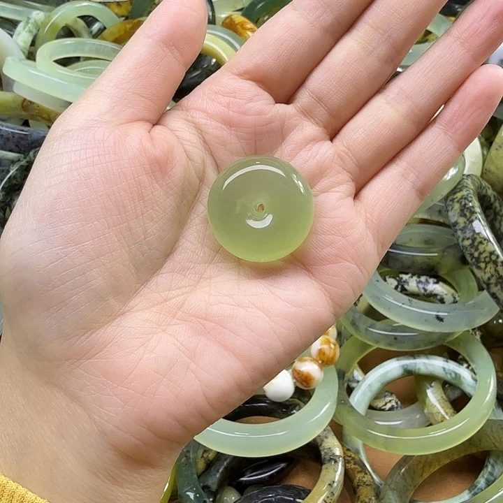 蛇纹石玉未镶嵌岫玉蛇纹石手镯