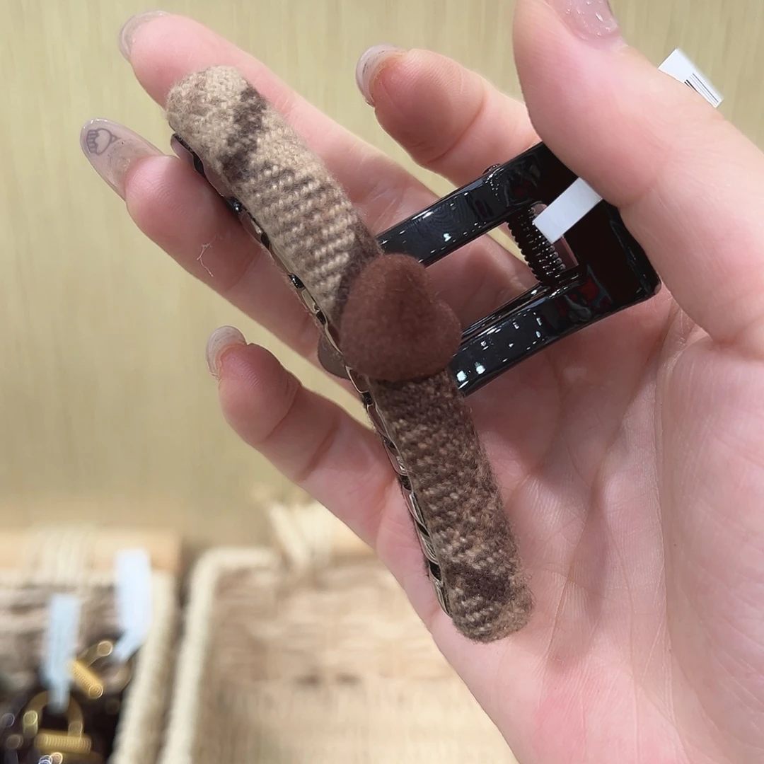 非金属仿珍珠里咖色爱心中抓