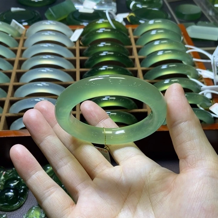 蛇纹石玉未镶嵌手镯52+