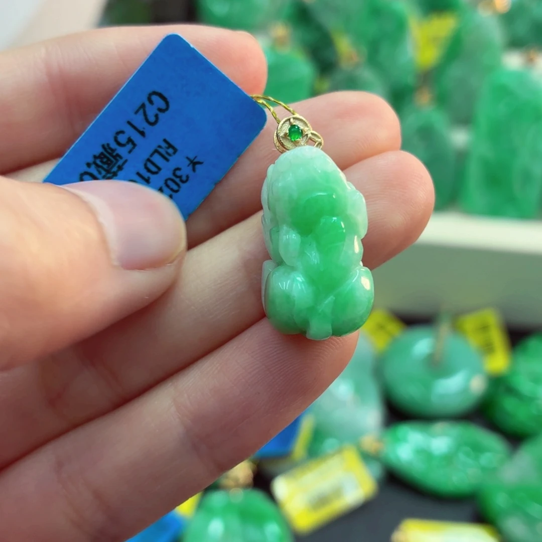 翡翠未镶嵌吊坠(不含链)