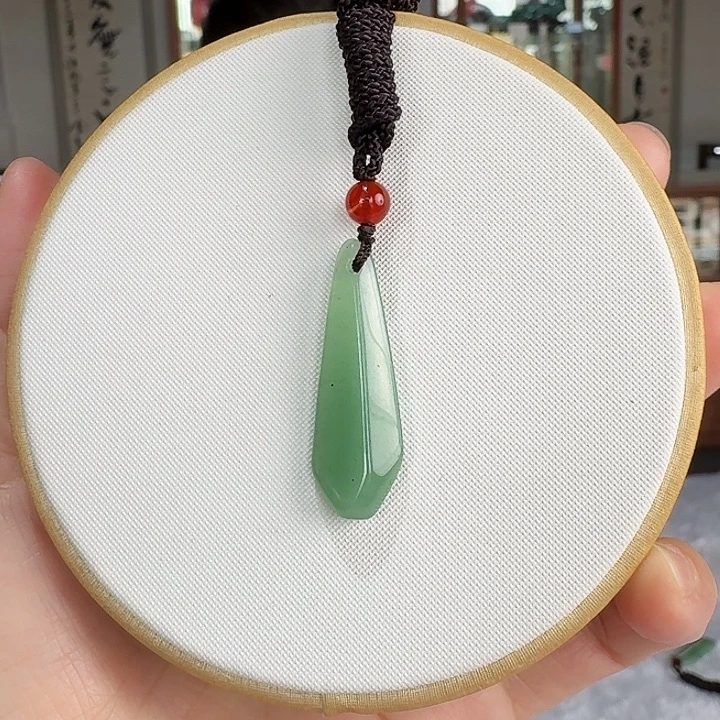 密玉（石英质玉）未镶嵌颈饰