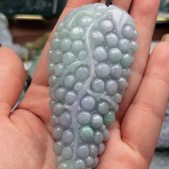 翡翠未镶嵌颈饰挂件