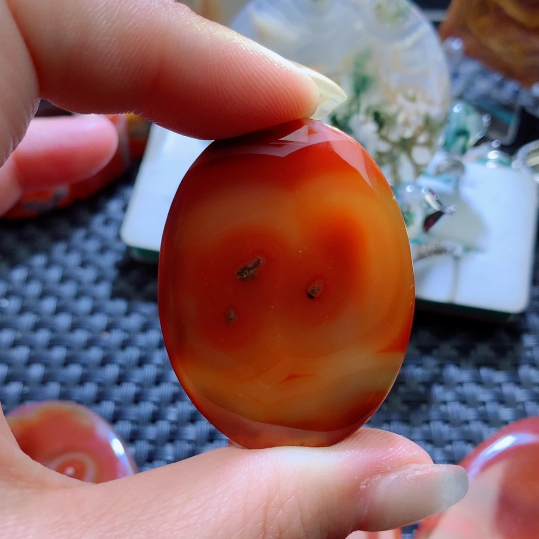 未镶嵌颈饰玛瑙/玉髓皇**岸