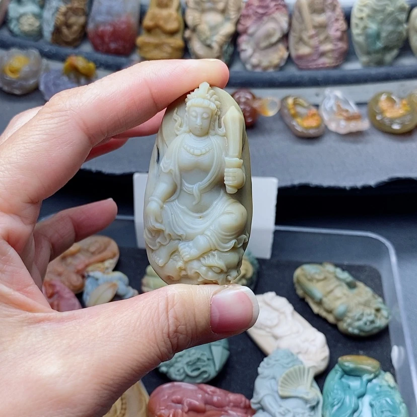 【闪购商品】定制石英质玉吊坠未镶嵌