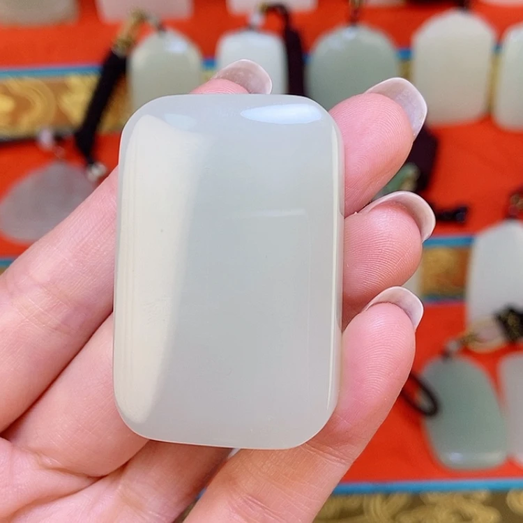 【闪购商品】颈饰未镶嵌和田玉仁**酬