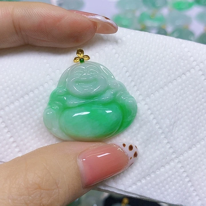 颈饰18K金镶嵌翡翠挂件