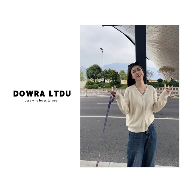 朵拉【绵绵奶芙】绵羊毛毛衣外套2025年秋季款V领纯色长袖101-11382