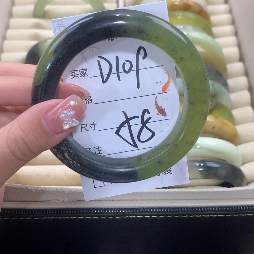 【闪购商品】未镶嵌蛇纹石玉手镯