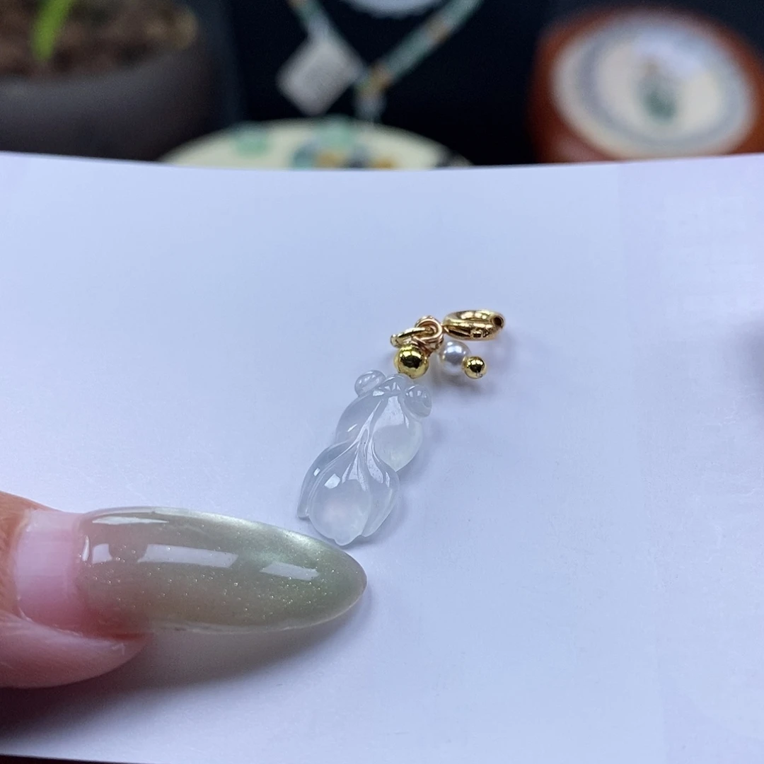 翡翠未镶嵌手链闪