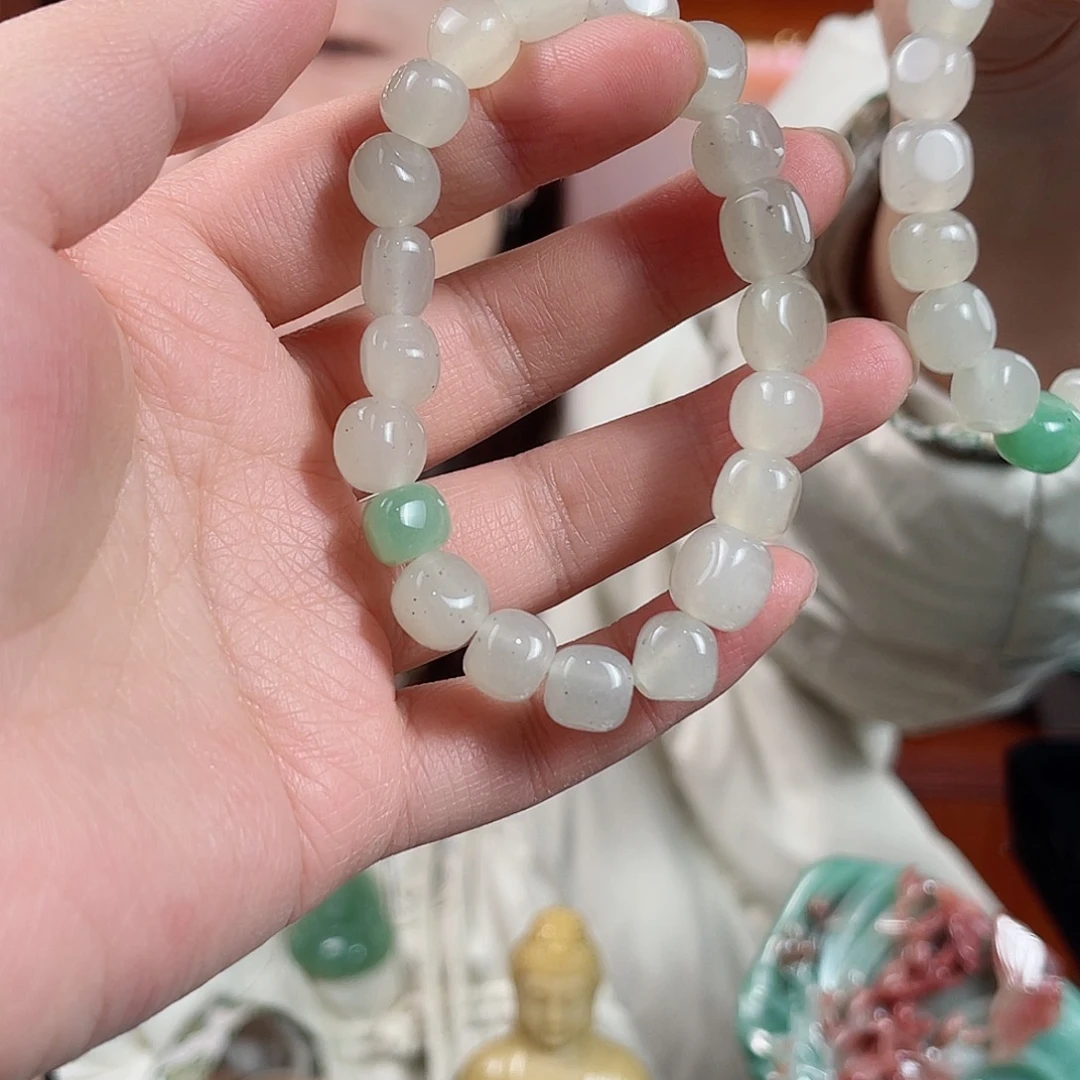 石英质玉颈饰未镶嵌