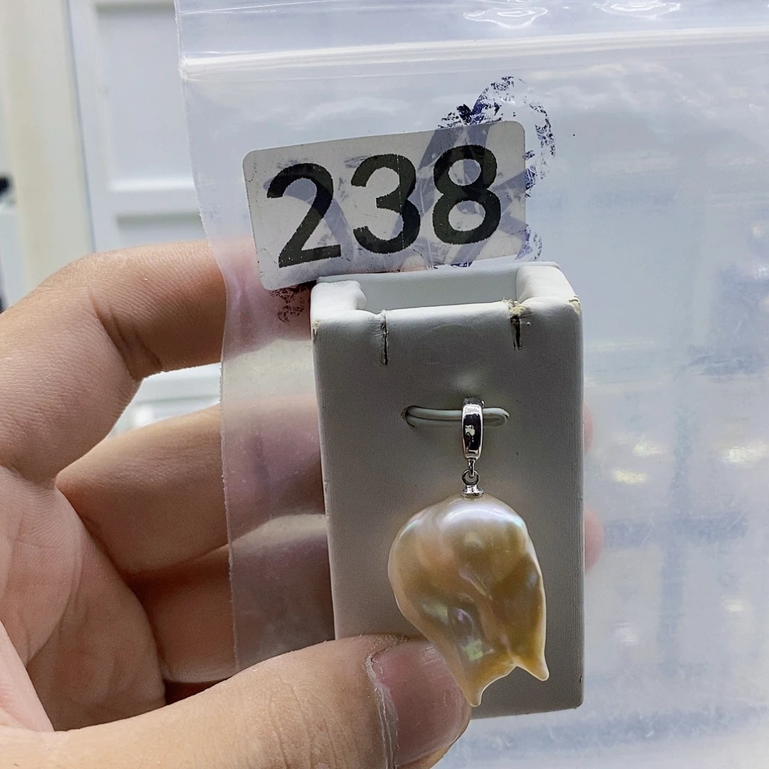 淡水珍珠颈饰合金