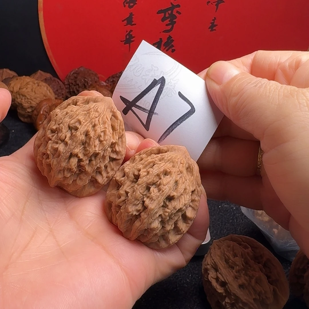 文玩核桃把件37麦穗虎头