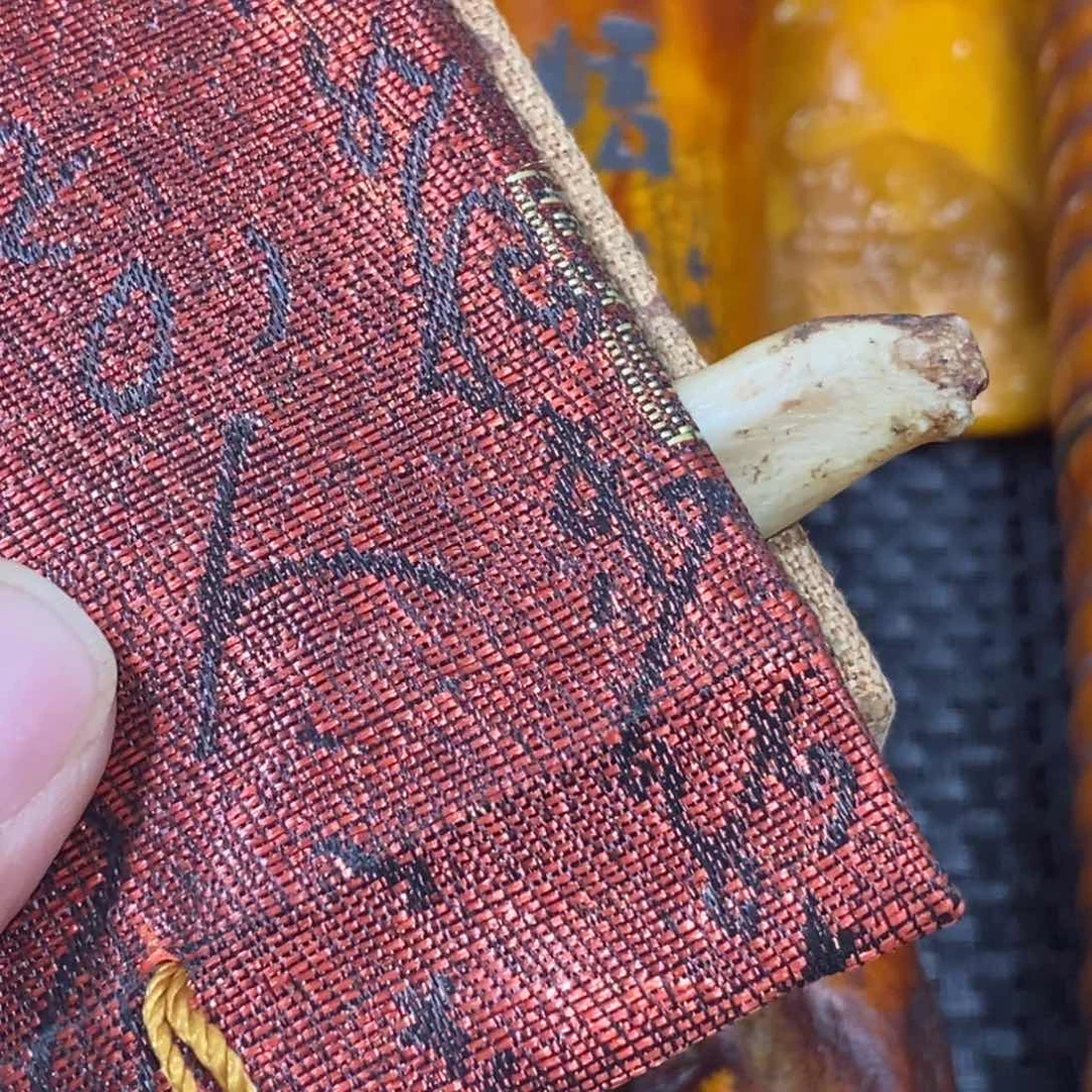 滴血莲花菩提吊坠