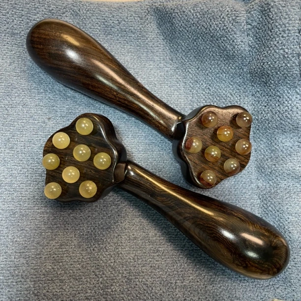 【新品】眼部按摩  紫光檀 羊角珠