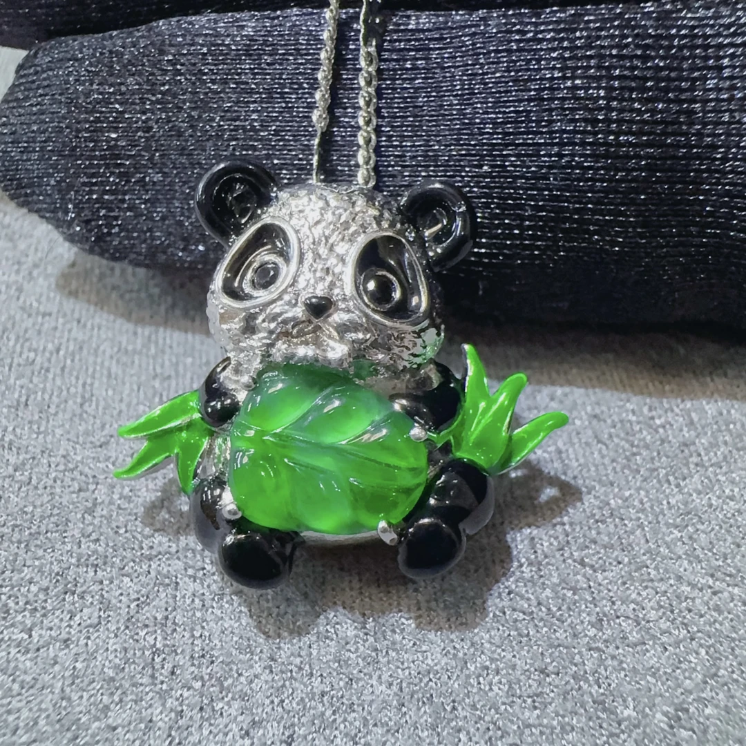 【新款熊猫吊坠】天然A货翡翠阳绿树叶坠链气质可爱宝宝镶嵌时尚