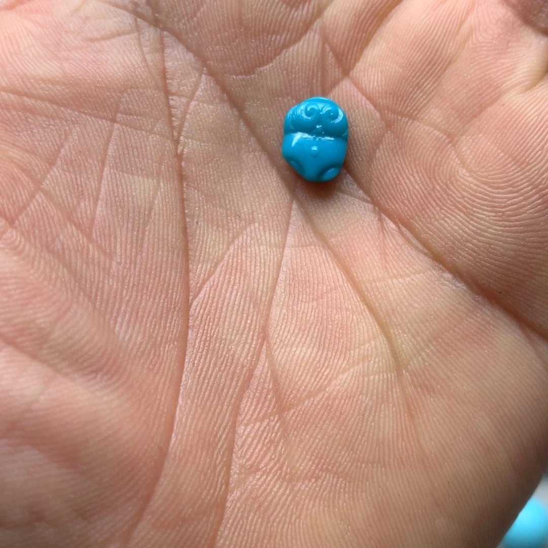 绿松石未镶嵌颈饰