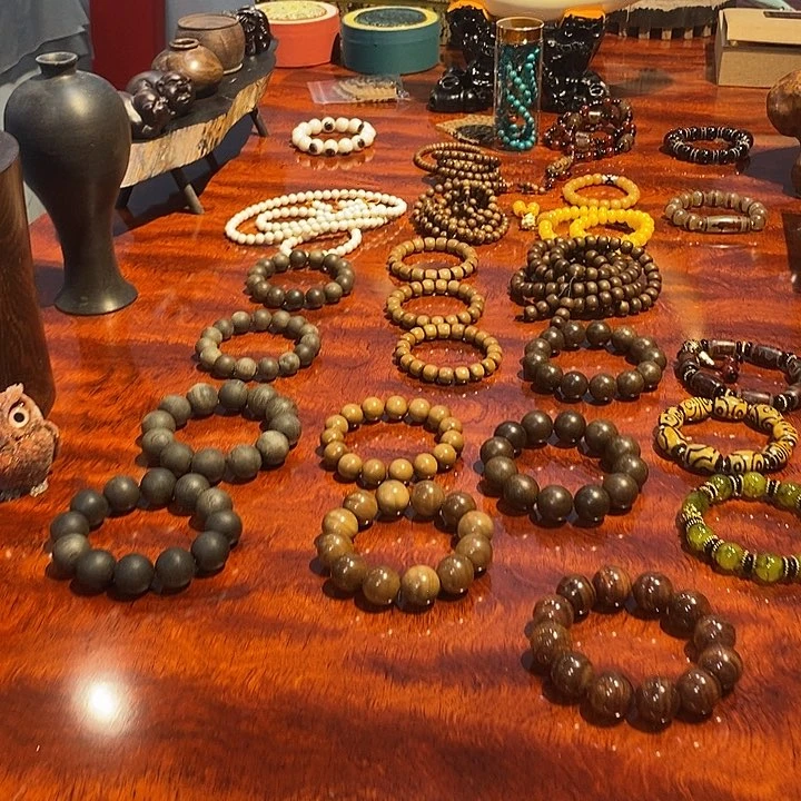 木6****。牙2.0手串一条