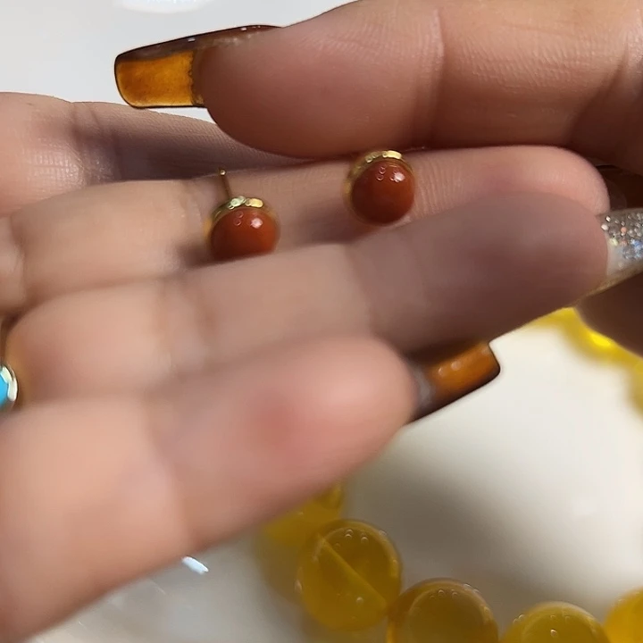 南红玛瑙合金耳饰