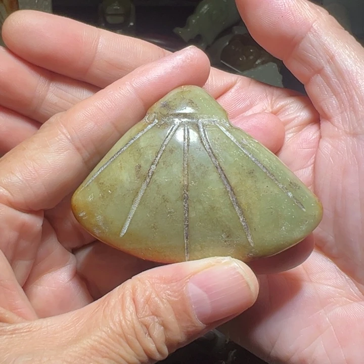 颈饰未镶嵌和田玉（糖玉）