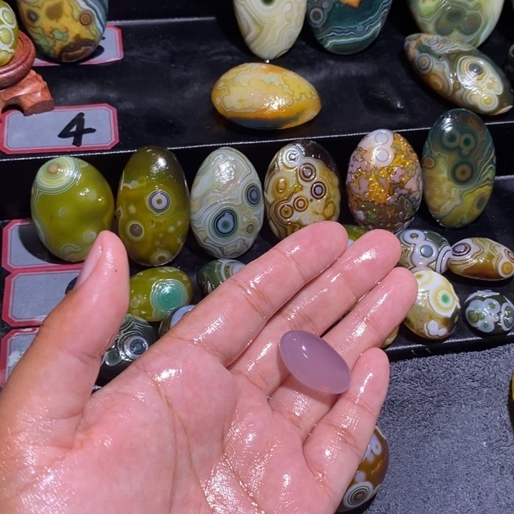 未镶嵌玛瑙/玉髓珠宝奇石石*