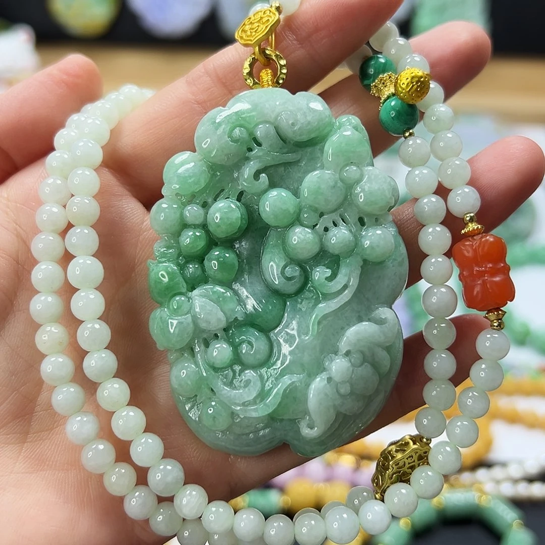 翡翠未镶嵌颈饰吊坠