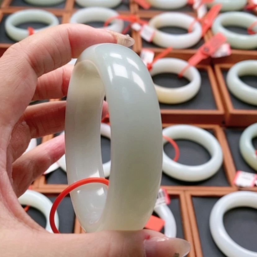 【闪购商品】未镶嵌手镯和田玉