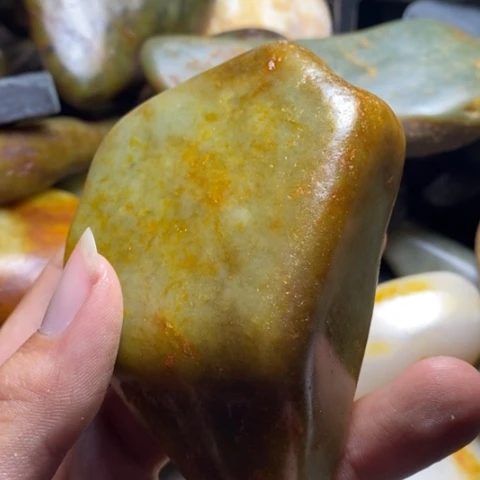 未镶嵌和田玉（糖玉）挂件爵*